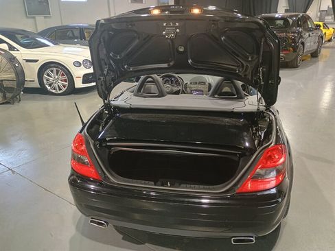 Used 2011 Mercedes-Benz SLK 300 image 44