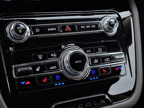 Used 2022 Lincoln Corsair AWD w/ Equipment Group 101A image 15