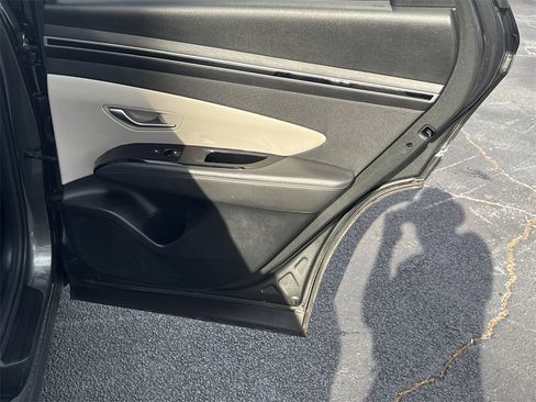 Used 2022 Hyundai Tucson Limited image 16