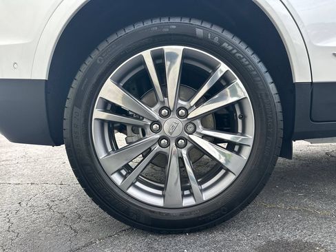 Certified 2025 Cadillac XT5 Premium Luxury w/ Technology Package FWD image 17