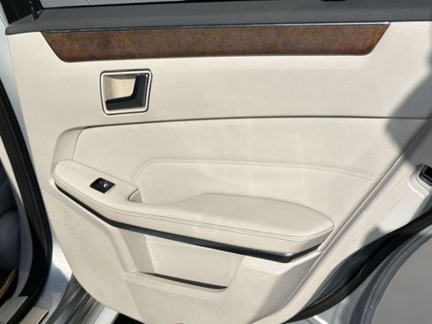Used 2014 Mercedes-Benz E 350 Sedan image 21