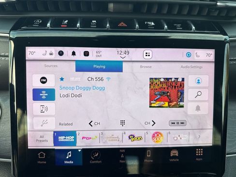 Used 2023 Jeep Grand Cherokee Limited w/ Black Appearance Package image 19