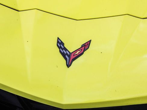 Used 2023 Chevrolet Corvette Stingray Premium Conv w/ Z51 Performance Package RWD image 6
