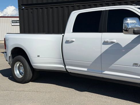 Used 2025 RAM 3500 Laramie AWD/4WD image 5