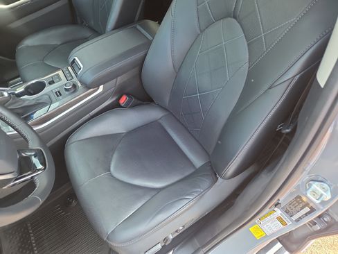 Used 2021 Toyota Highlander Platinum AWD/4WD image 13