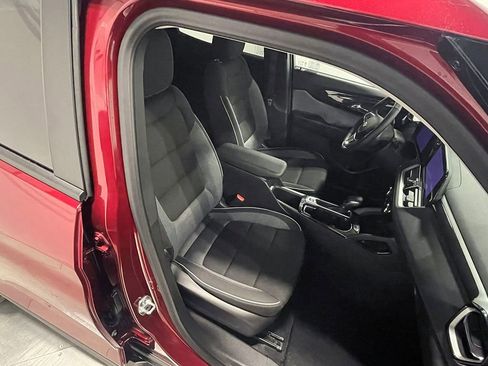 Used 2025 Chevrolet TrailBlazer LT w/ LT Cold Weather Package image 27