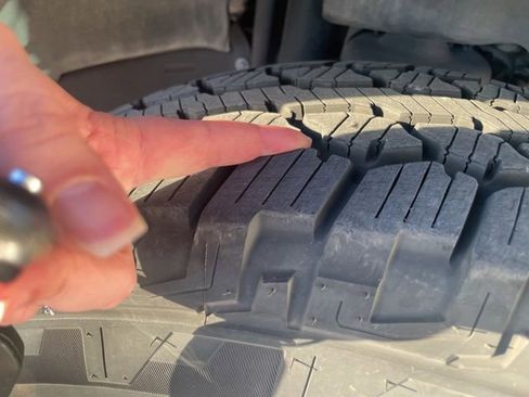 Used 2021 Jeep Wrangler Sport image 7