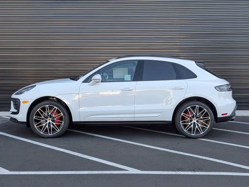 Certified 2025 Porsche Macan S AWD/4WD image 2