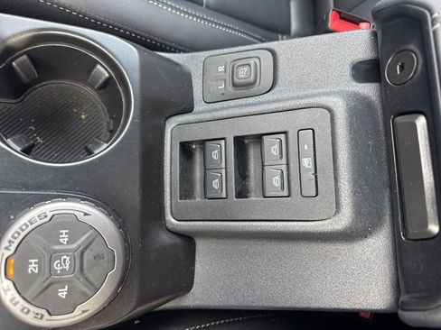 Used 2025 Ford Bronco Outer Banks image 35