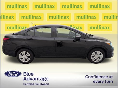 Used 2025 Nissan Versa S FWD image 2
