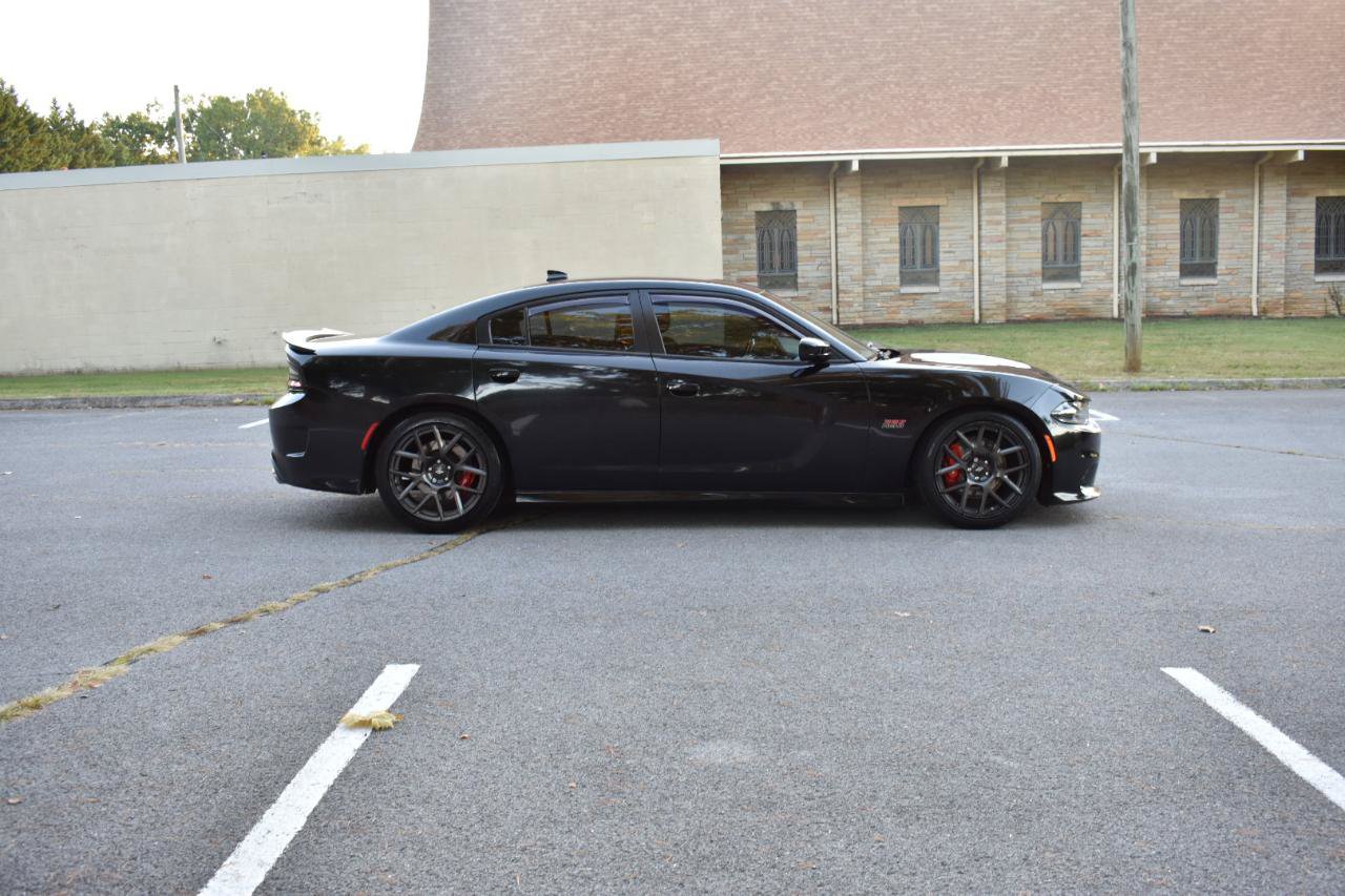 Used 2017 Dodge Charger R/T Scat Pack w/ Beats Audio Group RWD image 8