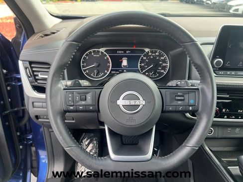 Used 2023 Nissan Rogue SL AWD/4WD image 13