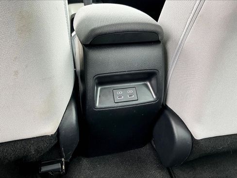 Used 2023 Toyota Corolla LE w/ Carpet Mat Package (TMS) FWD image 10