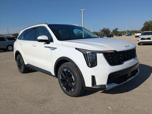 New 2026 Kia Sorento S w/ S Panoramic Sunroof Package FWD image 2