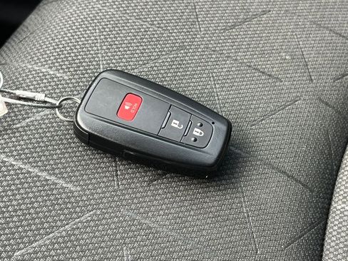 Used 2025 Toyota RAV4 XLE w/ Weather Package image 21