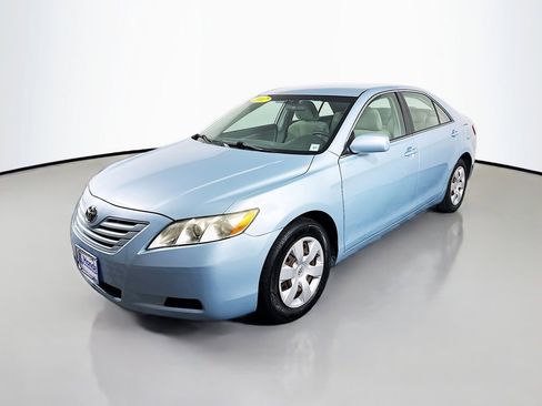 Used 2007 Toyota Camry LE FWD image 3