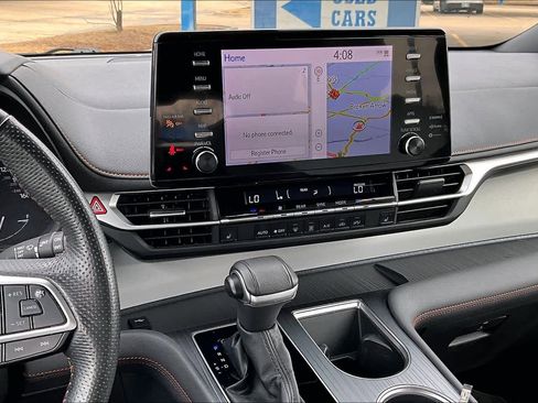 Used 2023 Toyota Sienna XSE image 7