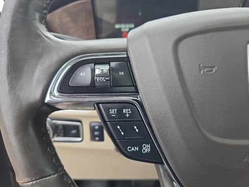 Used 2019 Lincoln Navigator Reserve AWD/4WD image 23
