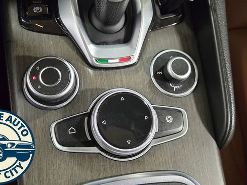 Used 2023 Alfa Romeo Giulia Ti w/ Active Assist Plus Package image 21