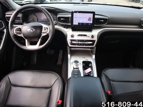 Used 2022 Ford Explorer XLT w/ Equipment Group 202A image 14