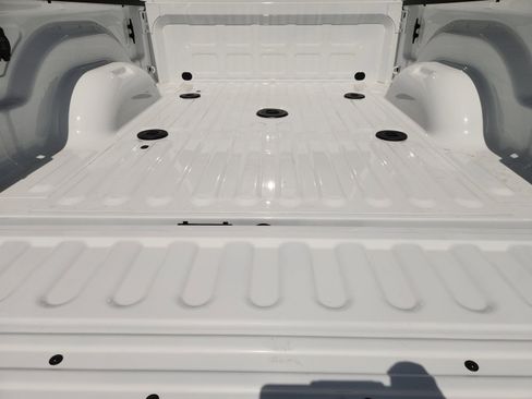New 2026 RAM 2500 Laramie AWD/4WD image 24
