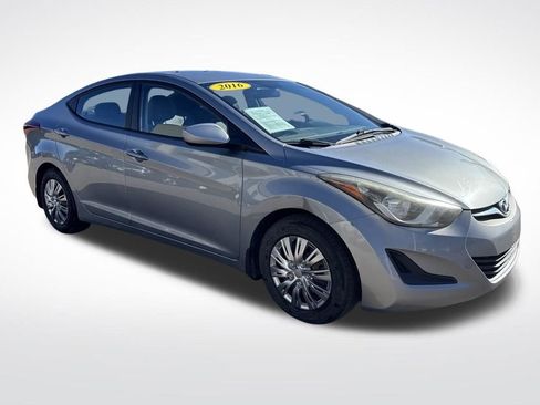 Used 2016 Hyundai Elantra SE image 7