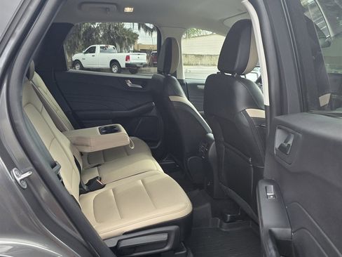 Used 2022 Ford Escape SEL image 31