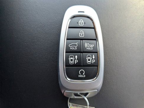 Used 2023 Hyundai Santa Fe Limited image 24