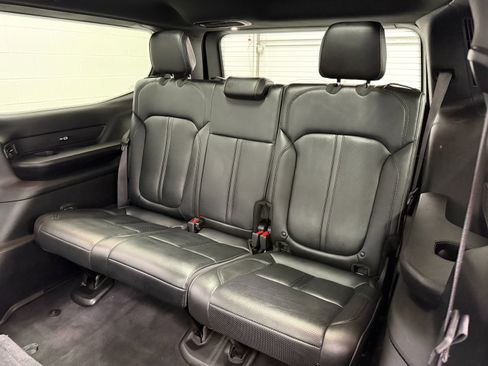 Used 2024 Jeep Wagoneer Series II AWD/4WD image 15
