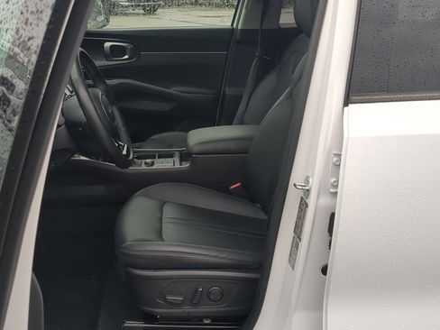 Certified 2023 Kia Sorento S image 11