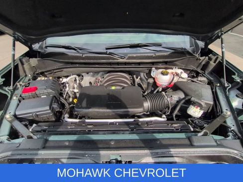 Used 2025 Chevrolet Silverado 1500 ZR2 w/ Technology Package image 32