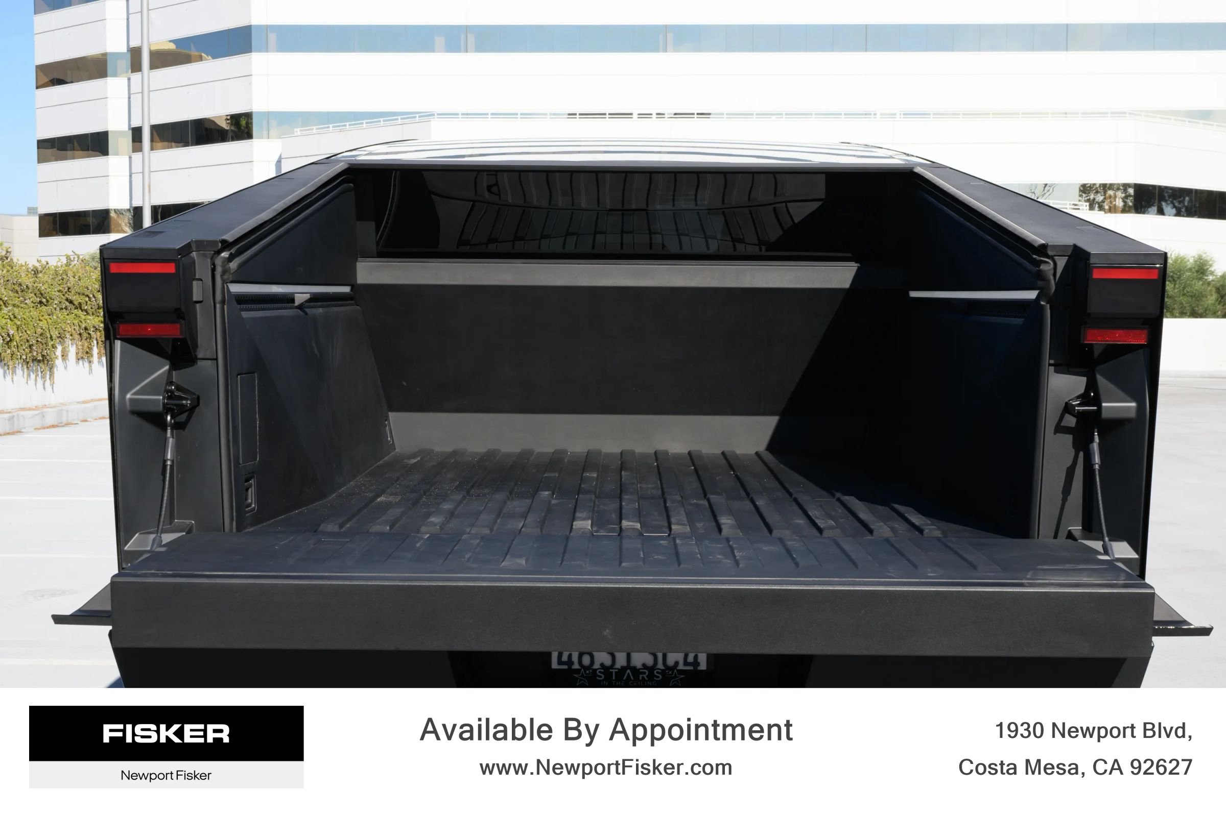 Used 2024 Tesla Cybertruck AWD Crew Cab image 11