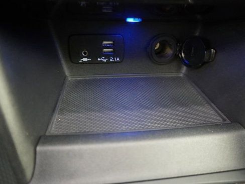 Used 2020 Subaru Forester Limited image 30