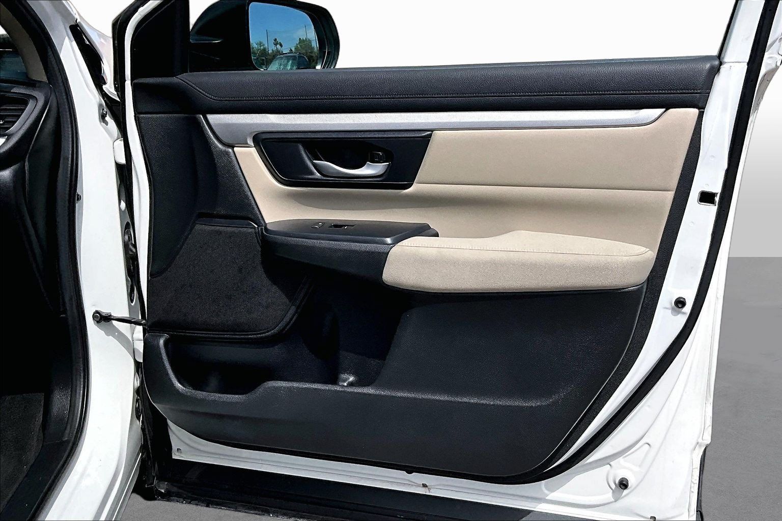 Used 2017 Honda CR-V LX image 18