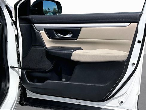 Used 2017 Honda CR-V LX image 18
