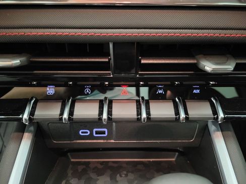 New 2025 Chevrolet Colorado Z71 image 7