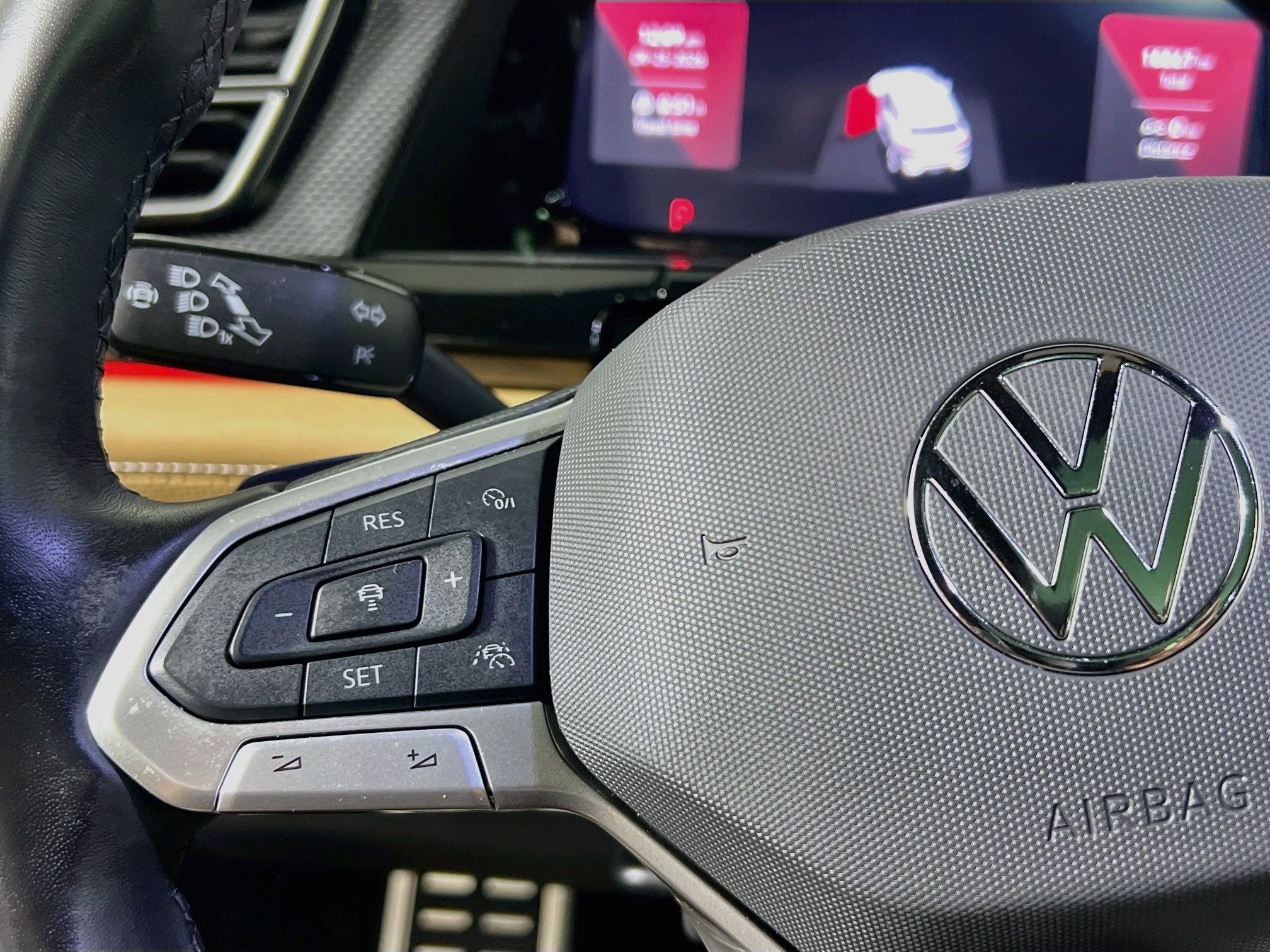 Used 2026 Volkswagen Atlas Cross Sport SEL R-Line AWD/4WD image 18