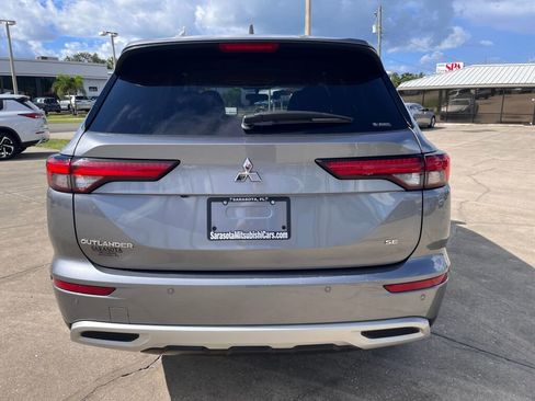 Used 2024 Mitsubishi Outlander SE image 4