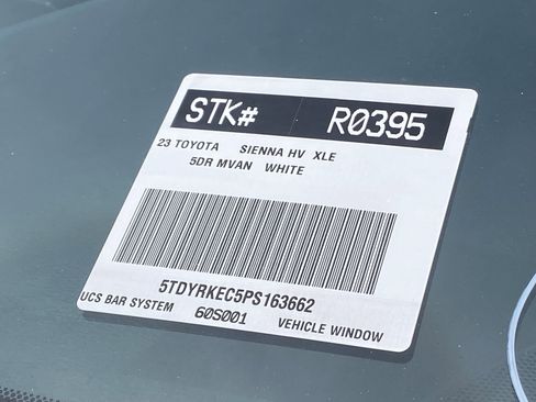 Used 2023 Toyota Sienna XLE image 10