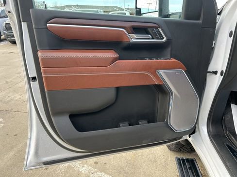 Used 2024 GMC Sierra 3500 Denali Ultimate image 12