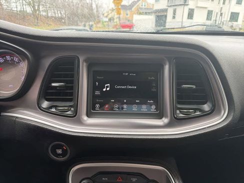 Used 2019 Dodge Challenger SXT image 27