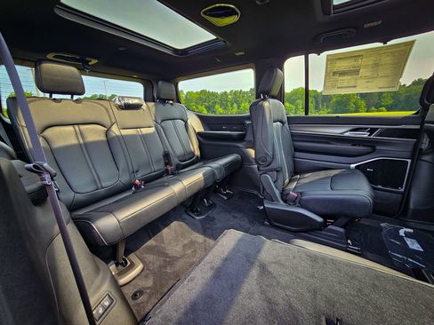 New 2026 Jeep Grand Wagoneer Limited AWD/4WD image 46