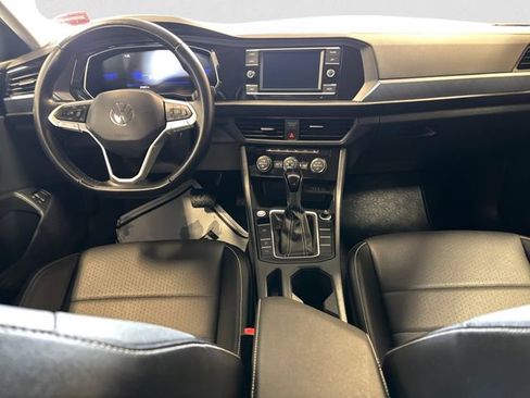 Used 2024 Volkswagen Jetta SE FWD image 11