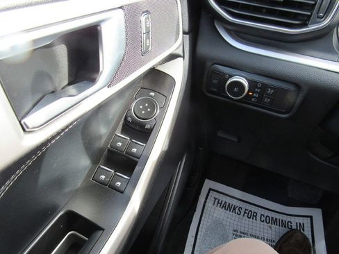 Used 2022 Ford Explorer XLT w/ Equipment Group 202A image 39