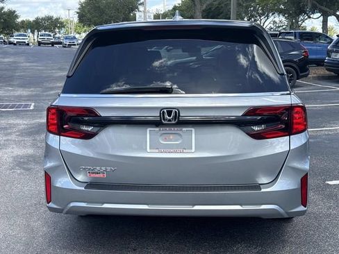 Certified 2025 Honda Odyssey EX-L image 5