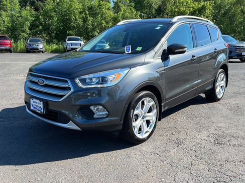 Used 2019 Ford Escape Titanium w/ U9j03 - Titanium Tow Package AWD/4WD image 16