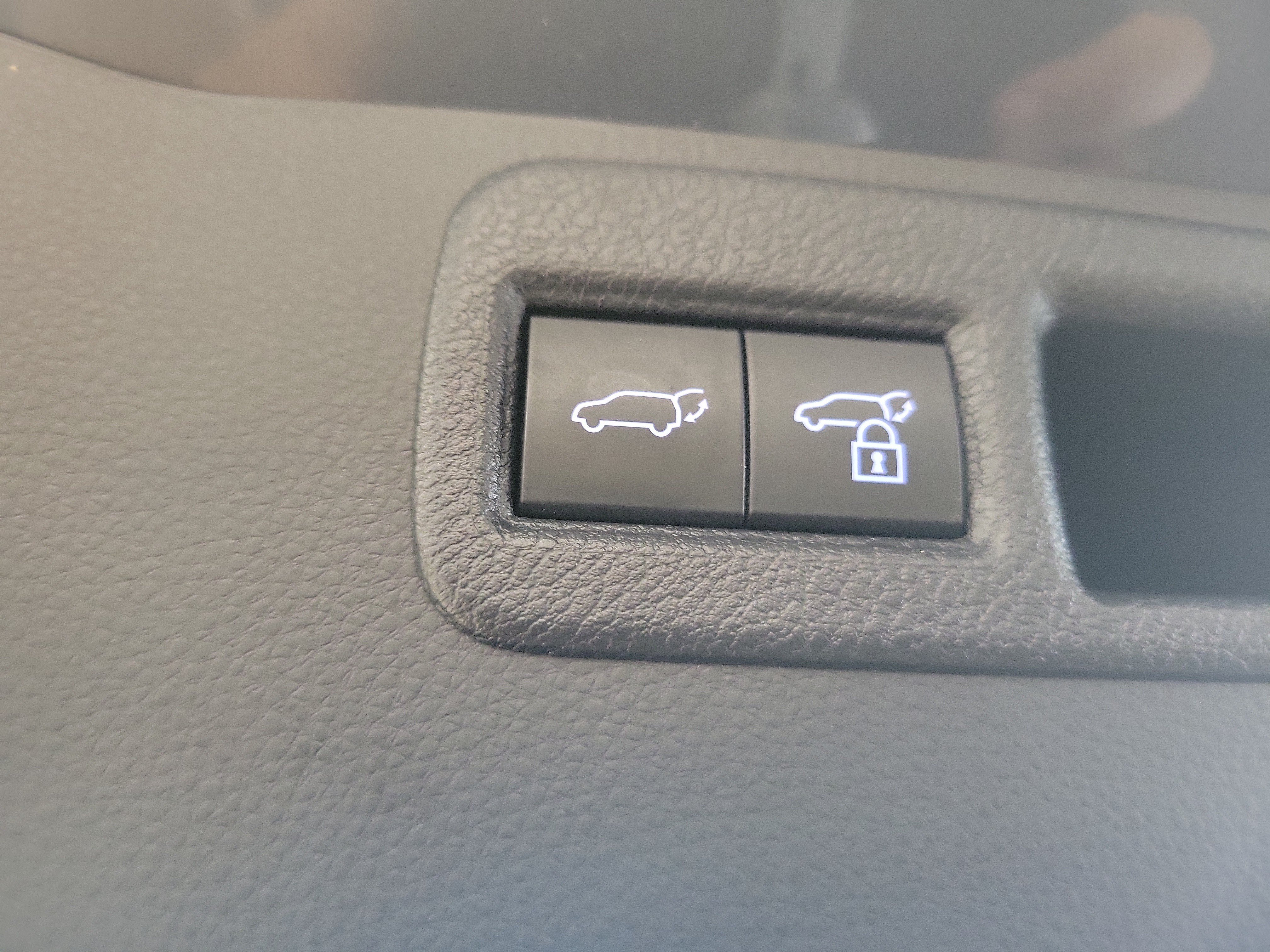 Used 2021 Toyota Venza Limited AWD/4WD image 12
