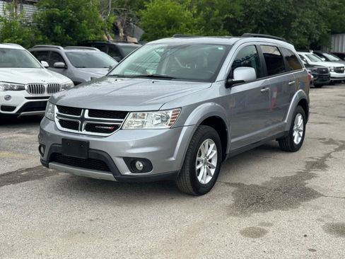 Used 2017 Dodge Journey SXT w/ Premium Group image 4