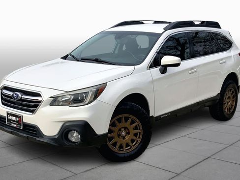 Used 2019 Subaru Outback 2.5i Premium image 1
