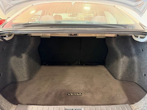 Used 2021 Nissan Versa SV image 29